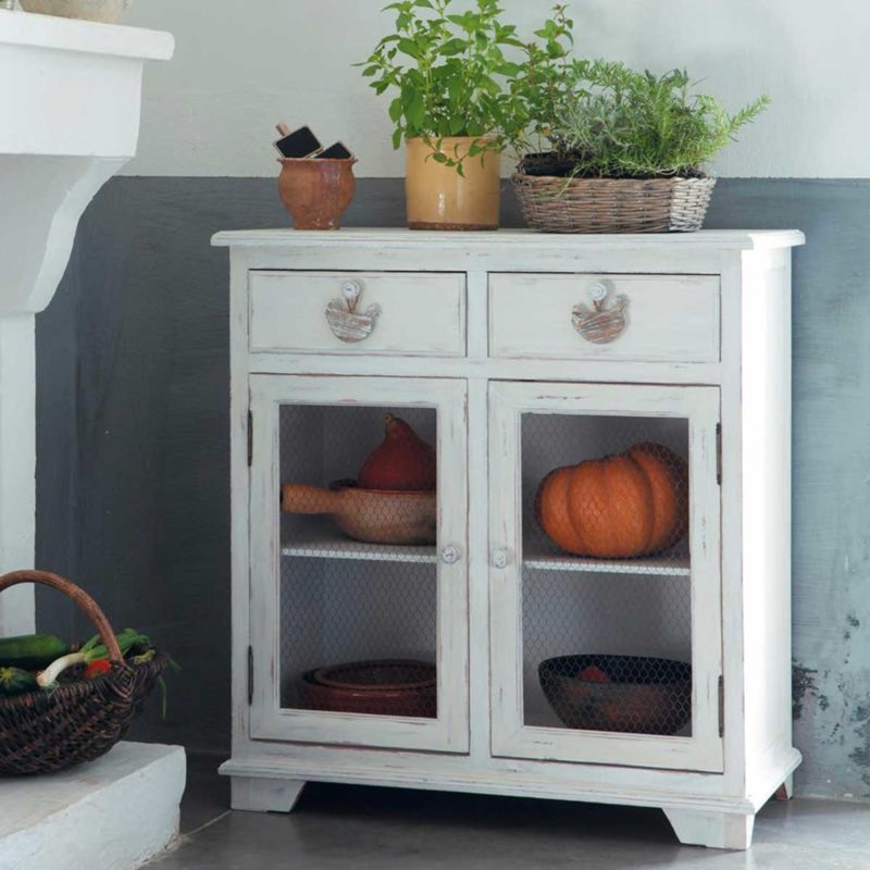 Buffet avec portes grillagées