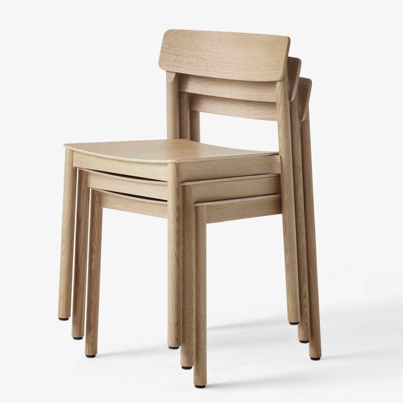 Chaise empilable esprit scandinave en chêne