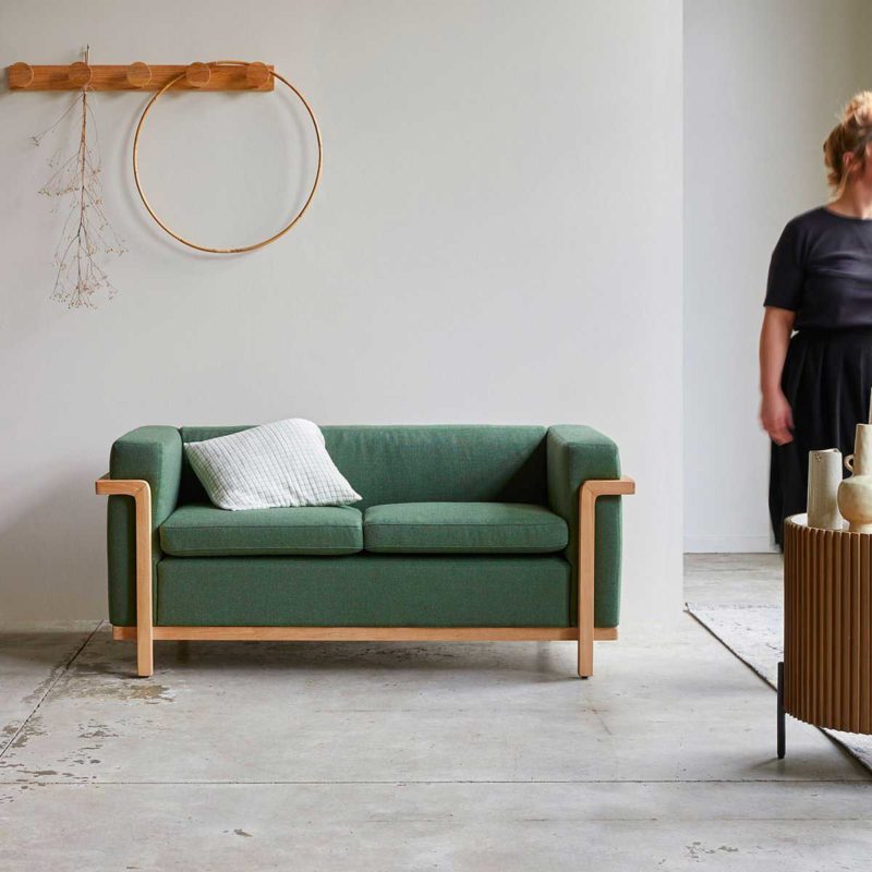 Canapé bois : 18 idées déco pour le salon