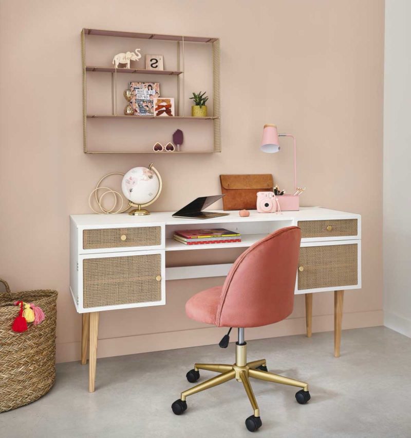 Bureau design blanc laqué pour une décoration chic et contemporaine