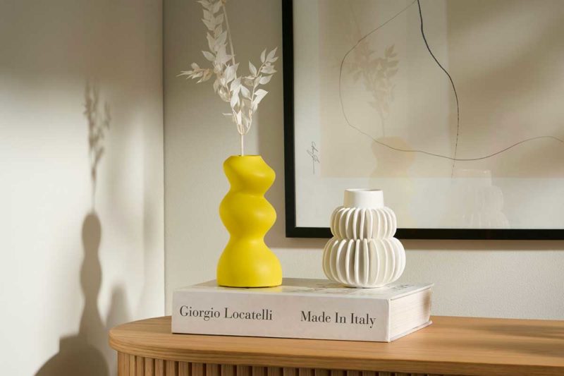 Vase jaune original style sculpture