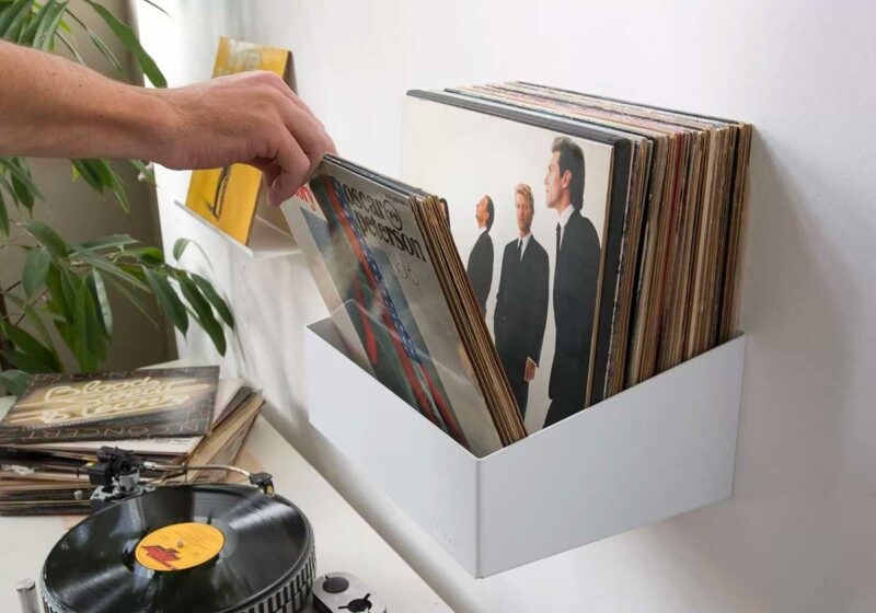 51 meubles pour le rangement des vinyles et d'une platine