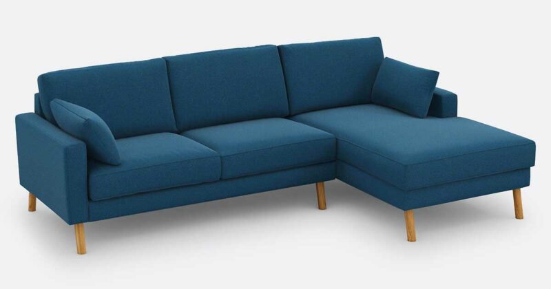 Des pieds en bois et un tissu bleu nuit pour un esprit nordique
