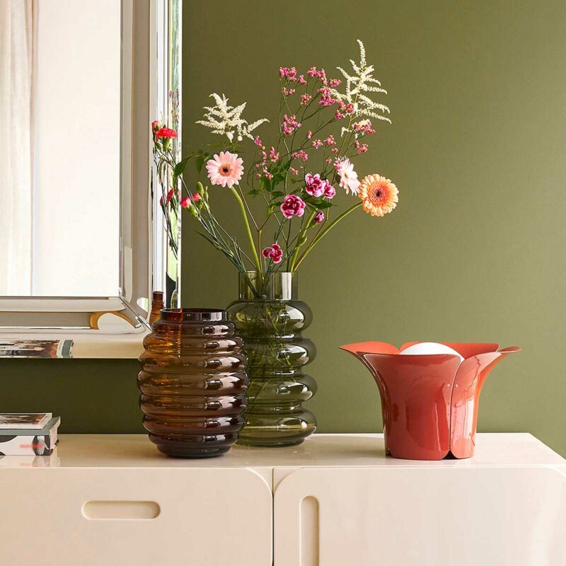 Lampe à poser tulipe en métal fer et opaline