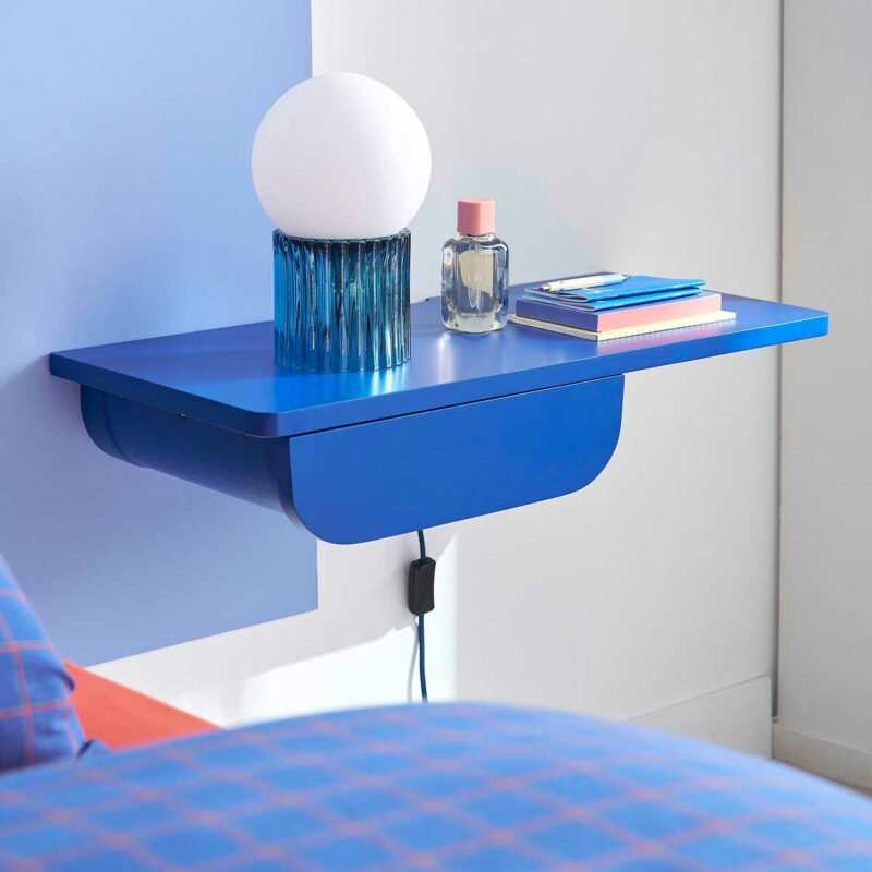 Lampe en verre strié coloré et opaline