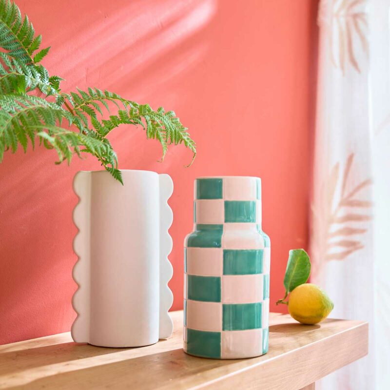 Vase en faïence graphique et contemporain