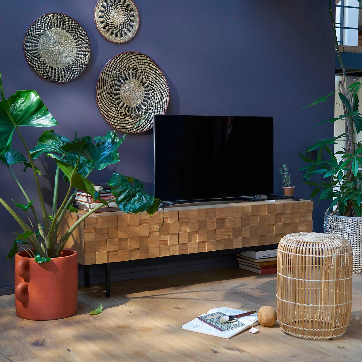 Meuble TV chêne : 25 idées déco en bois massif ou plaqué