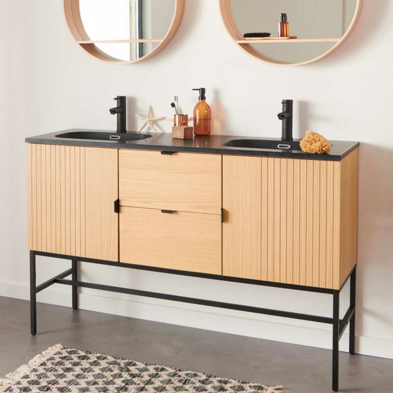 Salle de bains avec grand meuble design noir et bois