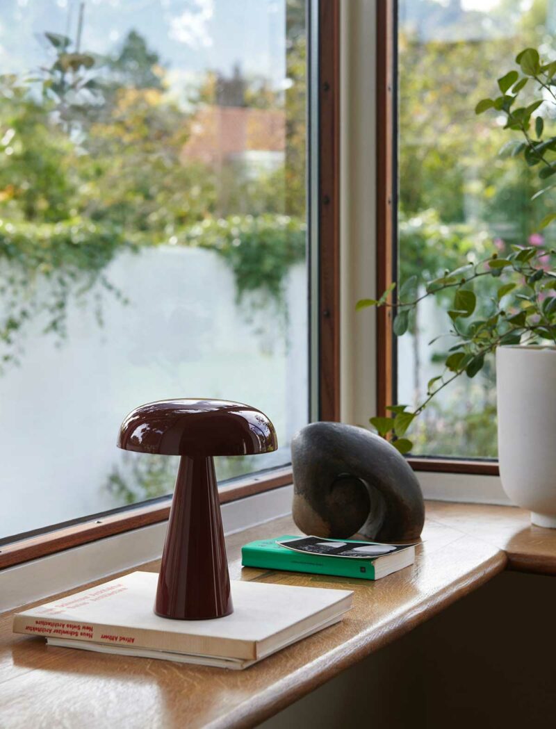 Lampe sans fil rechargeable en forme de champignon en métal rouge