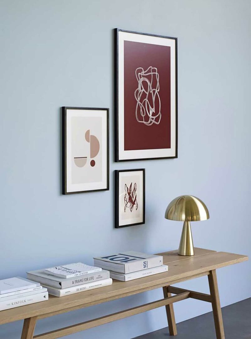 Métal doré pour cette lampe à poser champignon au style moderne