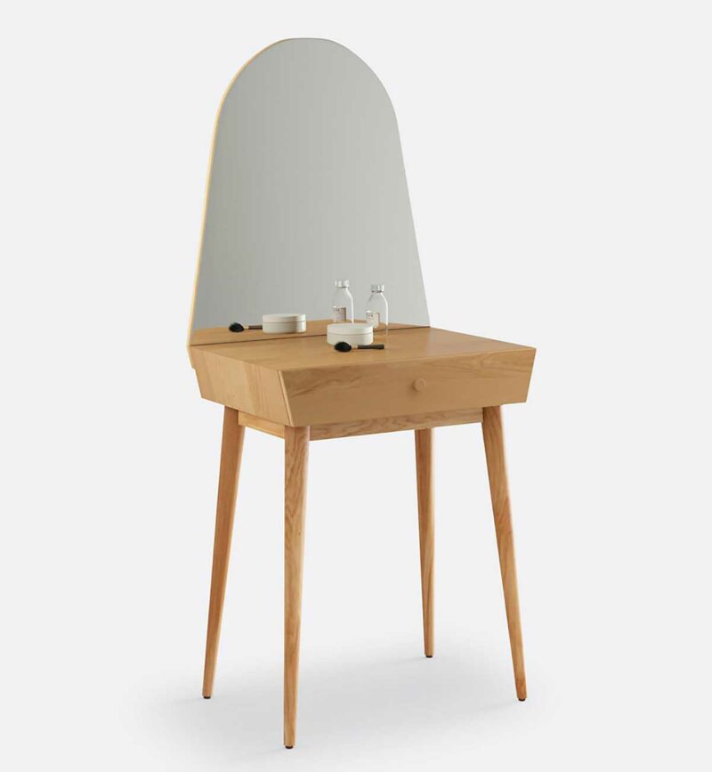 Clairoy : la coiffeuse scandinave épurée à prix soldé