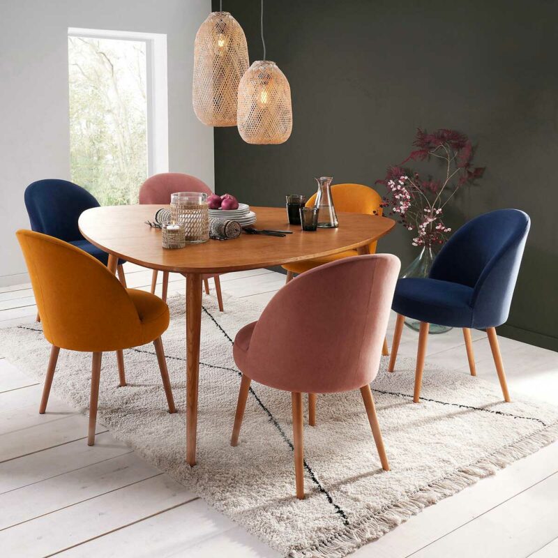 Fauteuils Lenou : une touche rétro et colorée pour vos repas