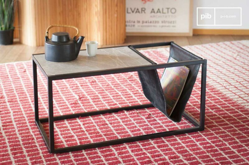 Design rétro et pratique : la table basse avec range-magazines intégré