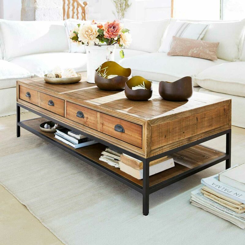Grands tiroirs pour cette table basse style meuble de métier