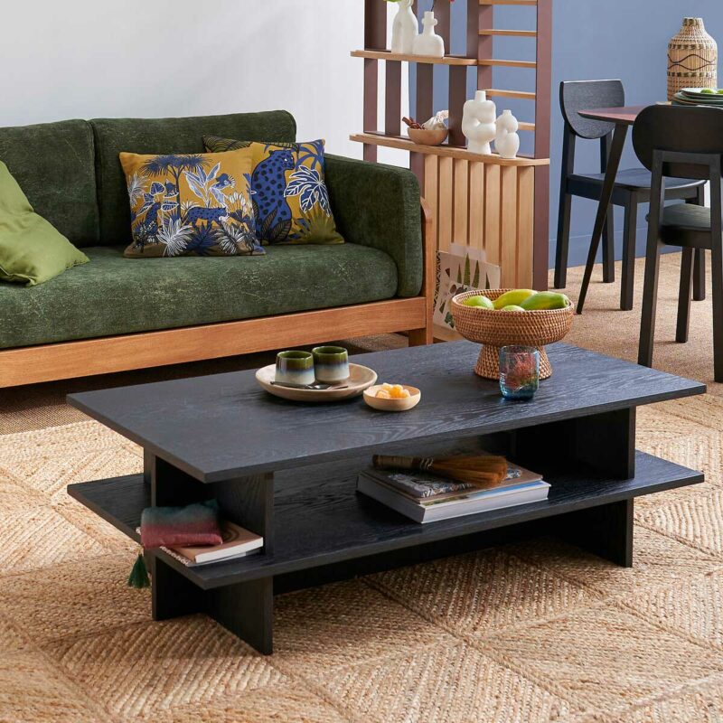 Table noire avec double plateau pour salon organisé