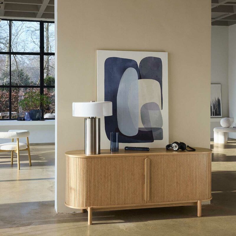 Design arrondi pour ce buffet moderne à portes coulissantes