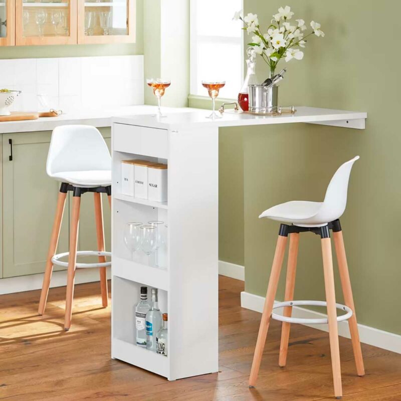 Cuisine avec table haute de bar murale