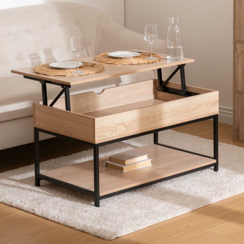 Un repas convivial grâce à une table basse relevable pratique
