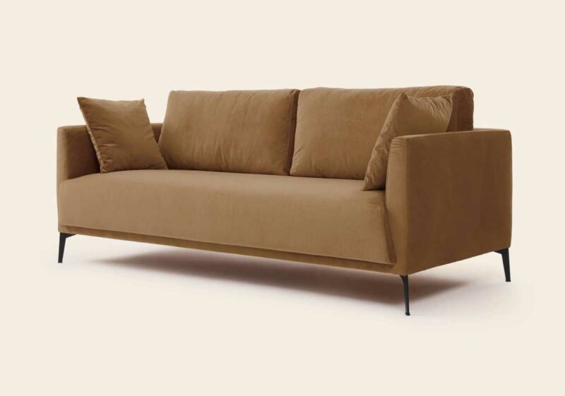 Canapé vintage en velours camel doré pour une touche chaleureuse