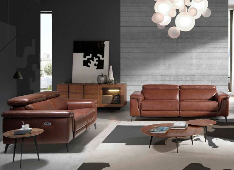 Le charme vintage du cuir marron pour un canapé relax