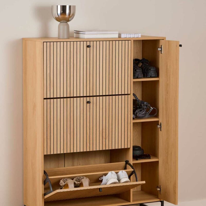 Grand meuble design pour ranger les chaussures dans l'entrée