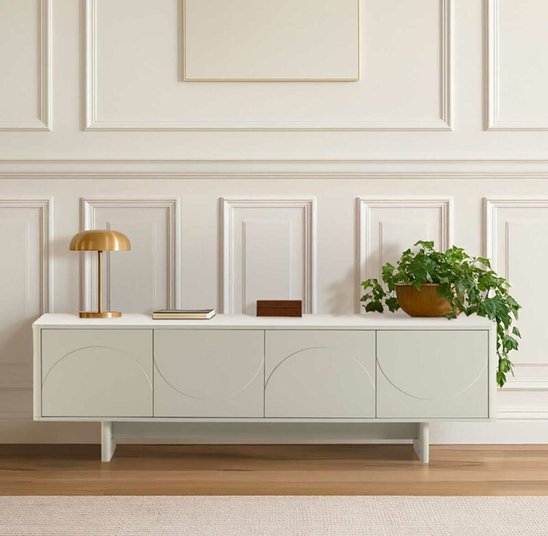 Portes aux dessins courbes pour ce meuble TV minimaliste blanc