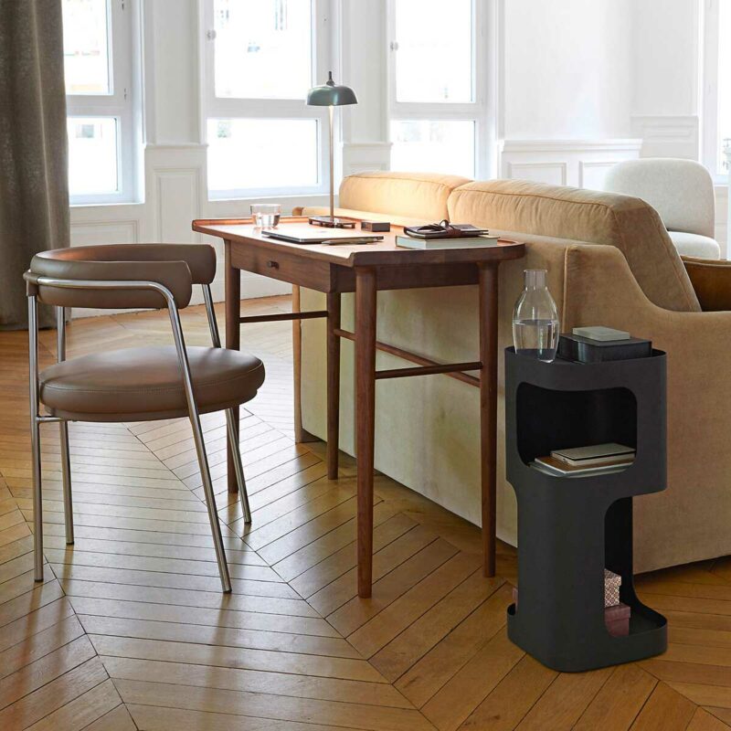 Profiter de la même vue que le reste de la famille avec ce bureau installé derrière le canapé