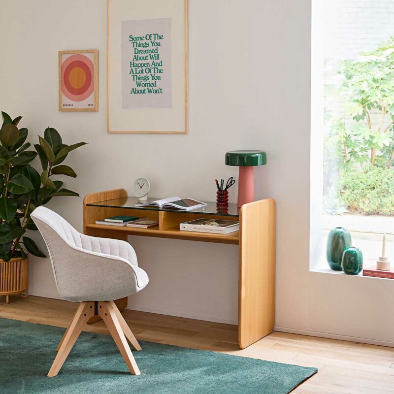 Design original et petite profondeur pour bureau verre et bois