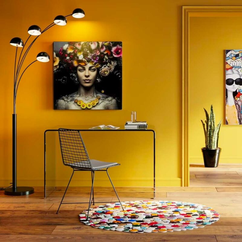 La transparence d'un bureau en verre au style minimaliste