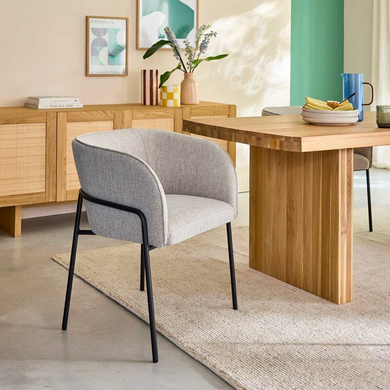 Un fauteuil bien choisi pour réveiller la salle à manger, surtout en soldes