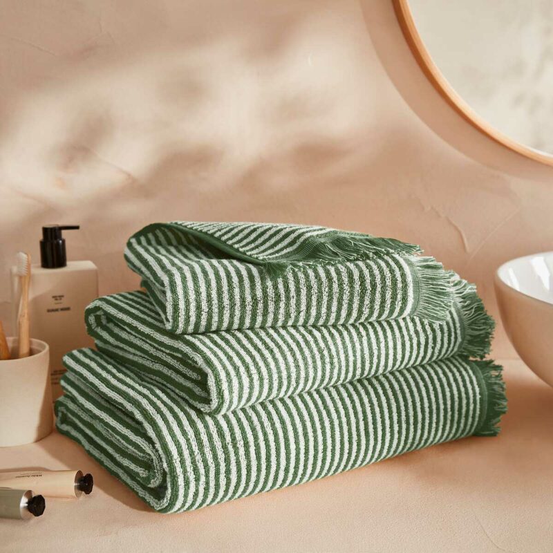 serviette éponge rayée Malo jacquard fabriquée au Portugal soldes La Redoute